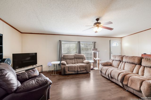 104 kickapoo, Seguin, TX 78155