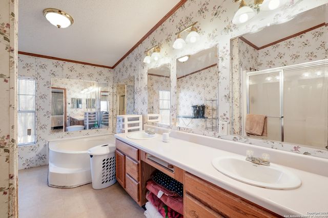 104 kickapoo, Seguin, TX 78155