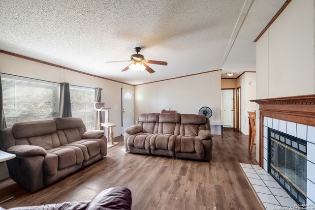 104 kickapoo, Seguin, TX 78155