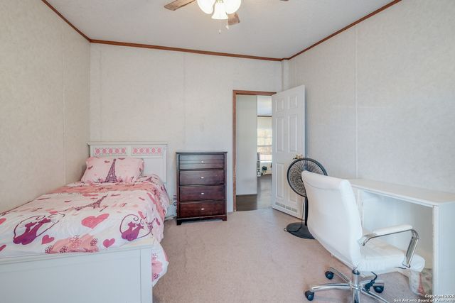 104 kickapoo, Seguin, TX 78155