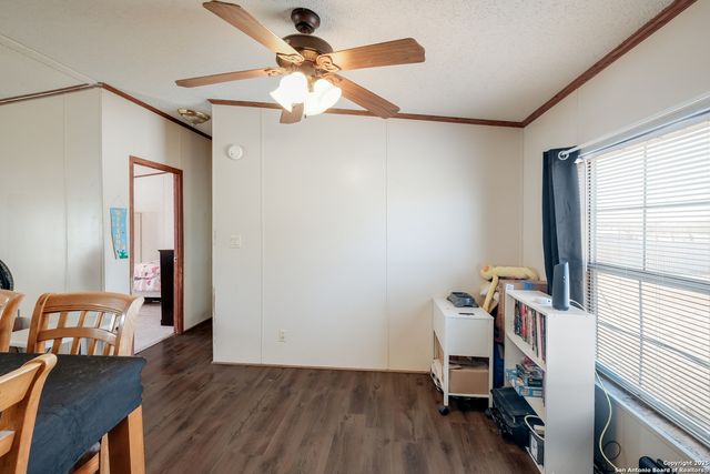 104 kickapoo, Seguin, TX 78155