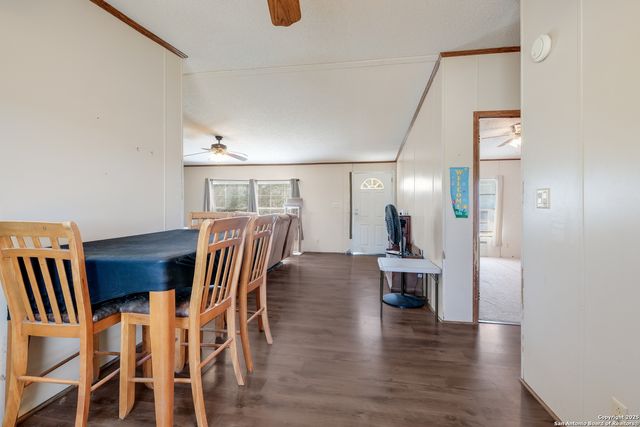 104 kickapoo, Seguin, TX 78155