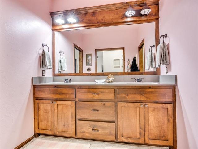 1112 Golden Leaf Drive, Moore, OK 73160
