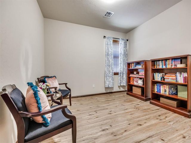 1112 Golden Leaf Drive, Moore, OK 73160