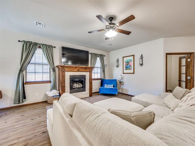 1112 Golden Leaf Drive, Moore, OK 73160