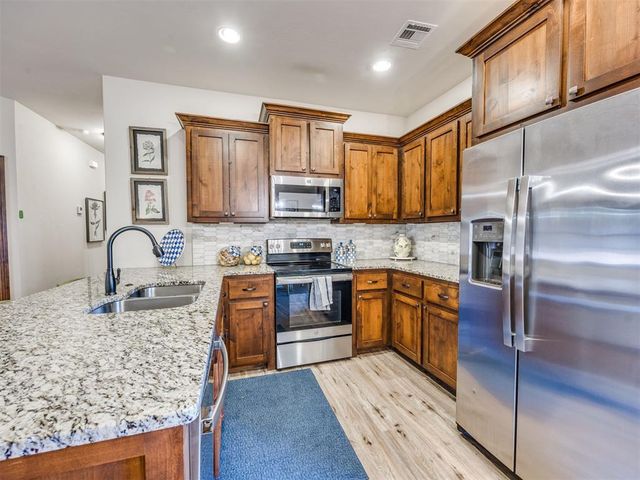 1112 Golden Leaf Drive, Moore, OK 73160