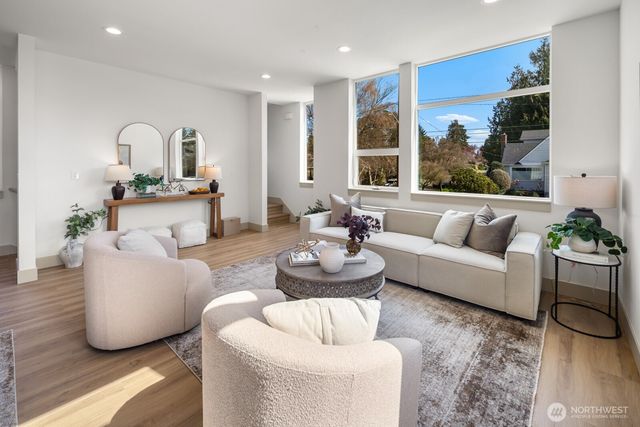 2931 39th Avenue SW, Seattle, WA 98116