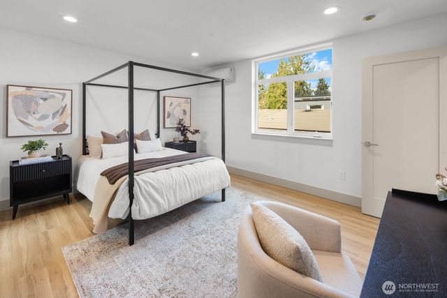 2931 39th Avenue SW, Seattle, WA 98116