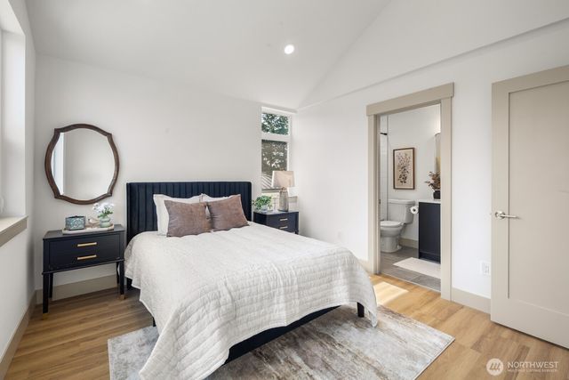 2931 39th Avenue SW, Seattle, WA 98116