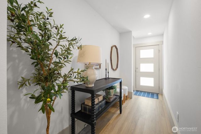 2931 39th Avenue SW, Seattle, WA 98116