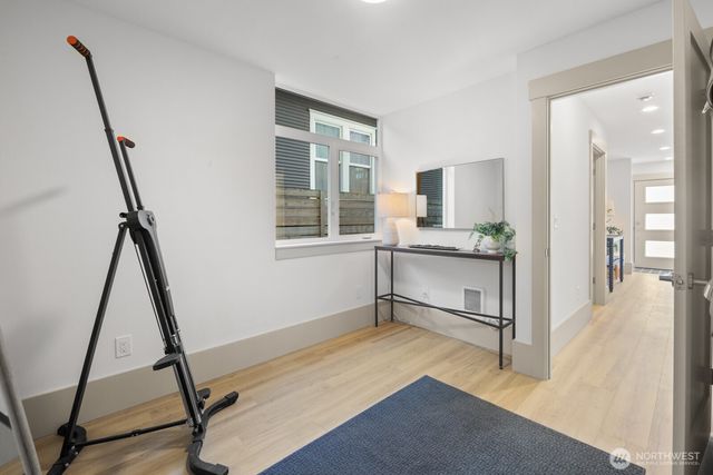 2931 39th Avenue SW, Seattle, WA 98116