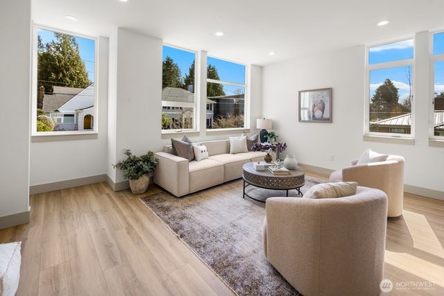 2931 39th Avenue SW, Seattle, WA 98116