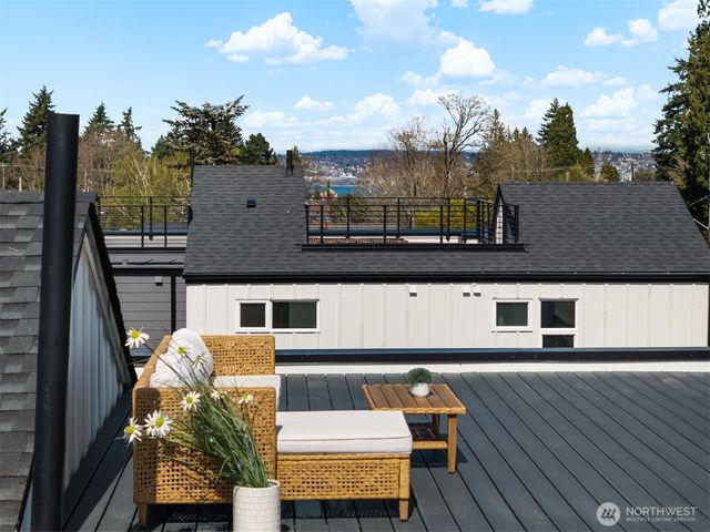 2931 39th Avenue SW, Seattle, WA 98116