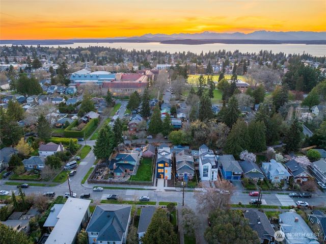 2931 39th Avenue SW, Seattle, WA 98116