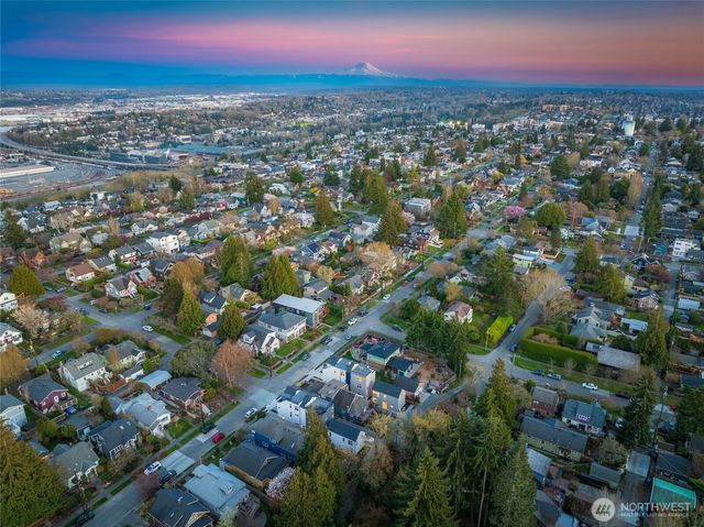 2931 39th Avenue SW, Seattle, WA 98116