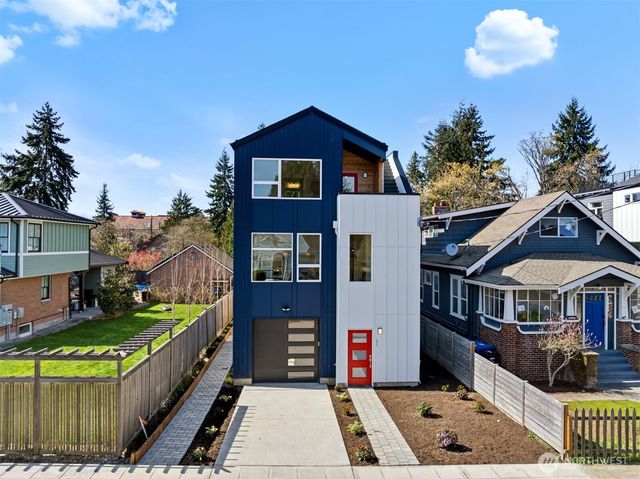 2931 39th Avenue SW, Seattle, WA 98116