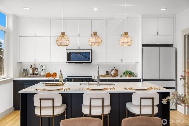 2931 39th Avenue SW, Seattle, WA 98116