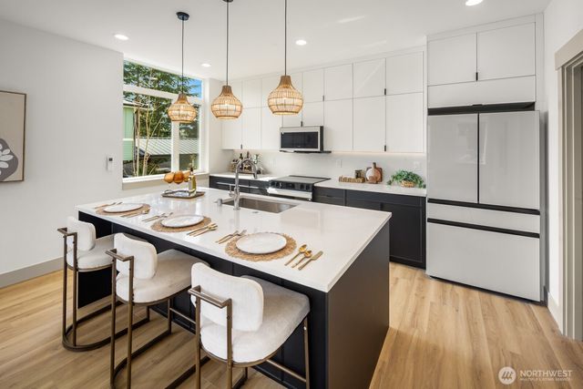 2931 39th Avenue SW, Seattle, WA 98116