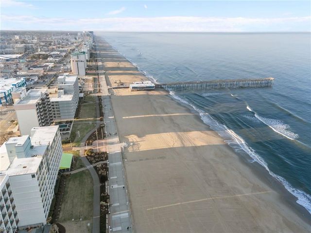 205 Lake DR, Virginia Beach, VA 23451