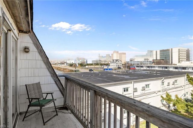 205 Lake DR, Virginia Beach, VA 23451