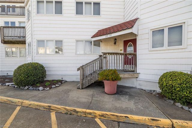 205 Lake DR, Virginia Beach, VA 23451