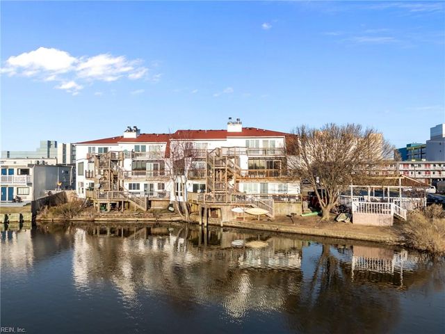 205 Lake DR, Virginia Beach, VA 23451