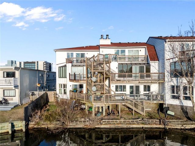 205 Lake DR, Virginia Beach, VA 23451