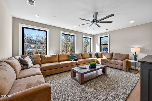 130 Mills Park Road, Gatlinburg, TN 37738