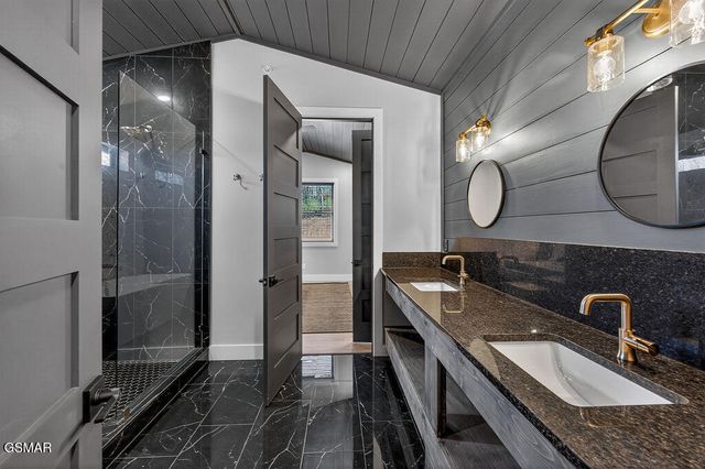 130 Mills Park Road, Gatlinburg, TN 37738