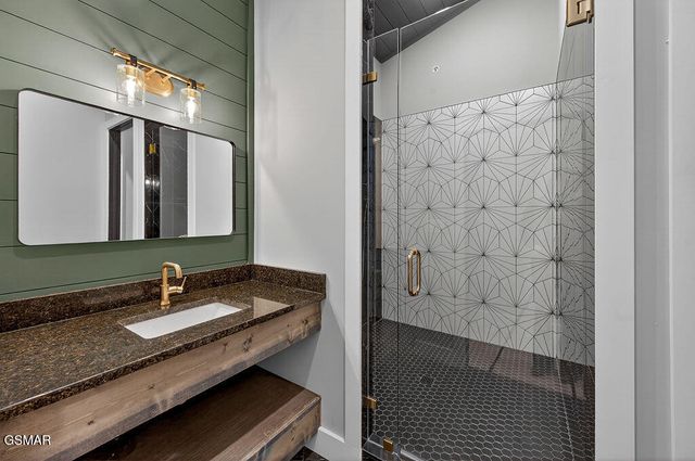 130 Mills Park Road, Gatlinburg, TN 37738