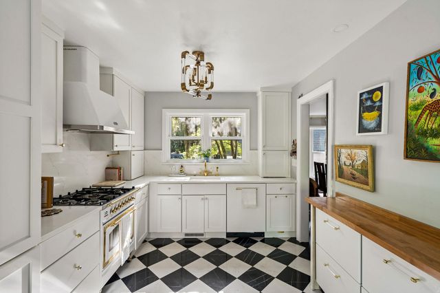 759 Lake Frances Drive, Charleston, SC 29412