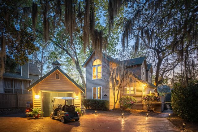 759 Lake Frances Drive, Charleston, SC 29412