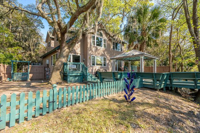 759 Lake Frances Drive, Charleston, SC 29412