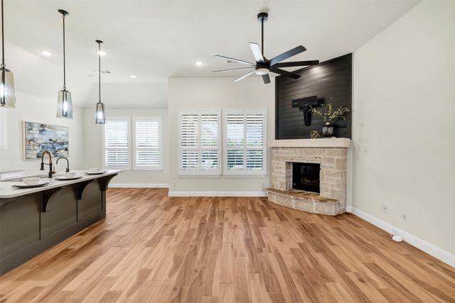 1928 Crested Ridge Road, Fort Worth, TX 76008