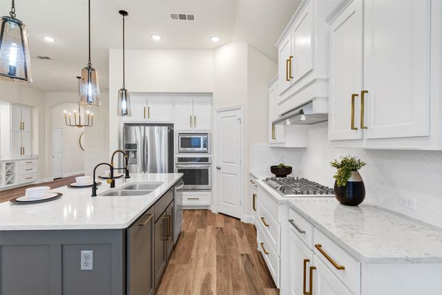 1928 Crested Ridge Road, Fort Worth, TX 76008