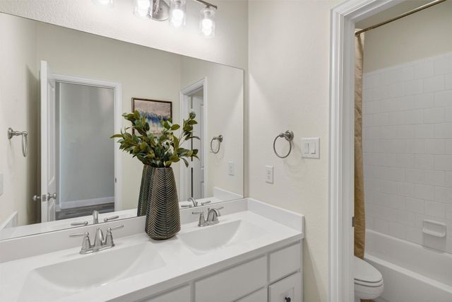 1928 Crested Ridge Road, Fort Worth, TX 76008