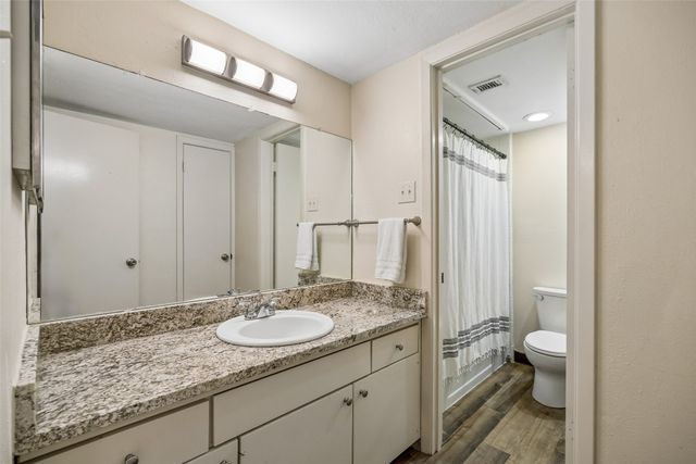 5138 Amesbury Drive 211, Dallas, TX 75206