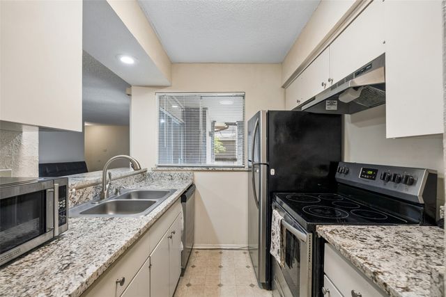 5138 Amesbury Drive 211, Dallas, TX 75206