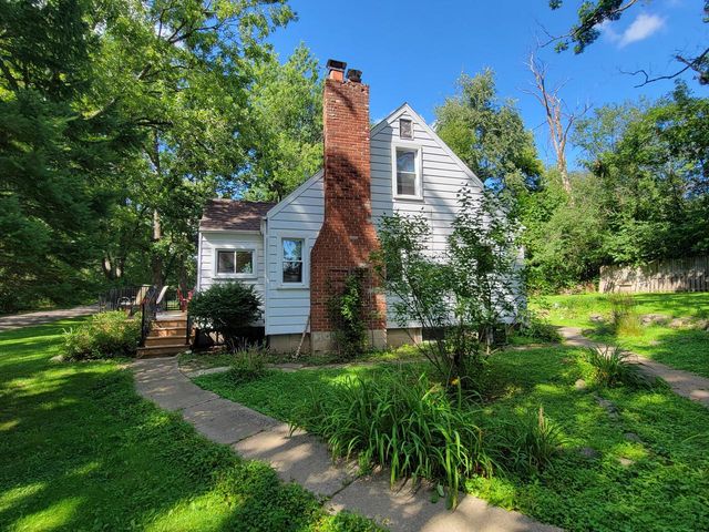 3281 Lockwood BOULEVARD, Lake Geneva, WI 53147