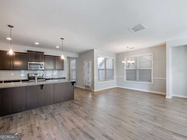 6026 Yacht Way, Flowery Branch, GA 30542