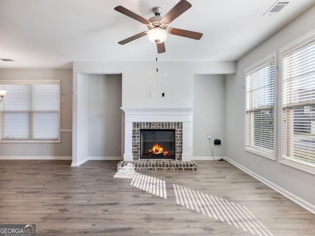 6026 Yacht Way, Flowery Branch, GA 30542