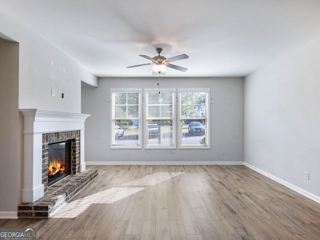 6026 Yacht Way, Flowery Branch, GA 30542