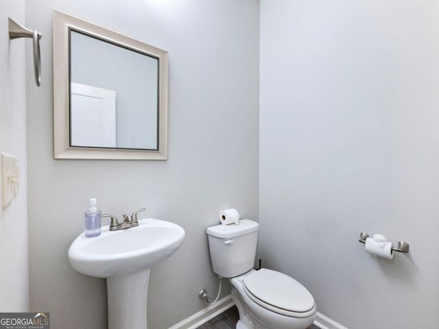 6026 Yacht Way, Flowery Branch, GA 30542