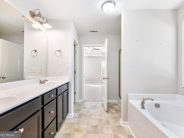 6026 Yacht Way, Flowery Branch, GA 30542