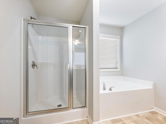 6026 Yacht Way, Flowery Branch, GA 30542