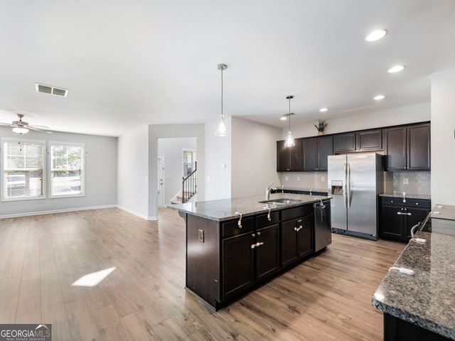 6026 Yacht Way, Flowery Branch, GA 30542