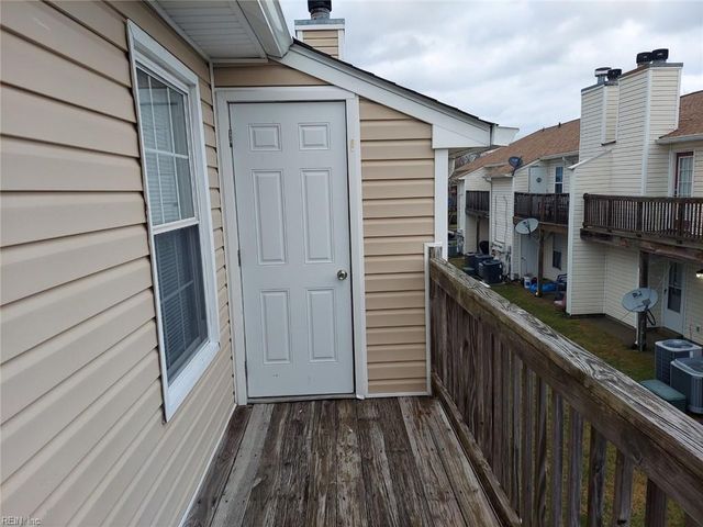 1420 Deerpond LN, Virginia Beach, VA 23464