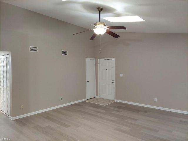 1420 Deerpond LN, Virginia Beach, VA 23464