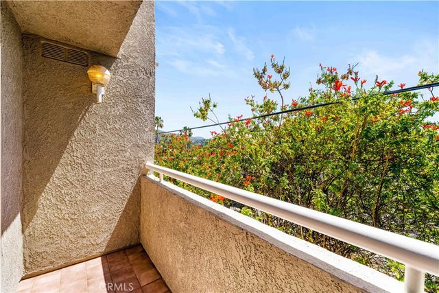 2101 Glenada Avenue 2, Montrose, CA 91020