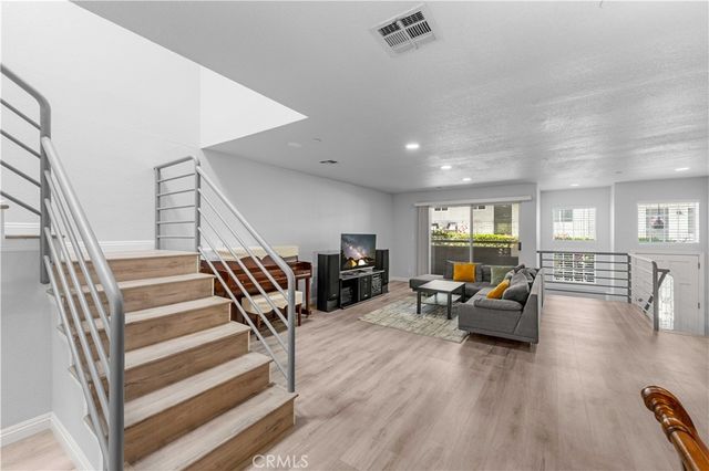 2101 Glenada Avenue 2, Montrose, CA 91020